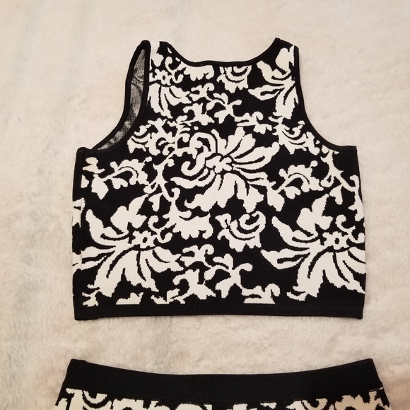 Crop Top/ pencil Skirt Set - Picture 6 of 7